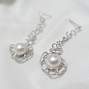 The Swirly Freshwater Pearl earrings